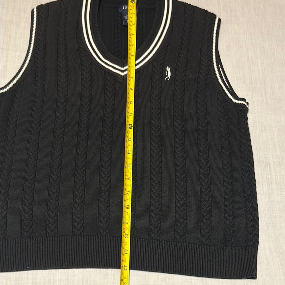 NWOT. IZOD Women’s Golf Black Cable Knit Sweater Vest - Picture 6 of 6